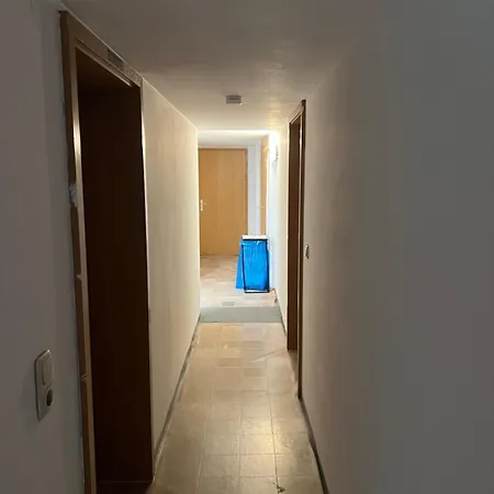 Monteurzimmer Basic Zentrale Mit Gemeinschaftsbaedern Homestay