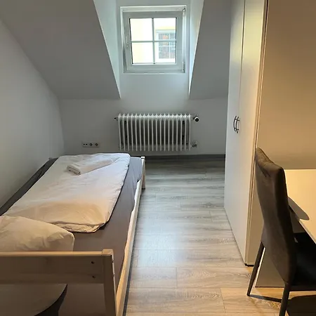 בית אירוח Monteurzimmer Basic Zentrale Mit Gemeinschaftsbaedern קמפטן