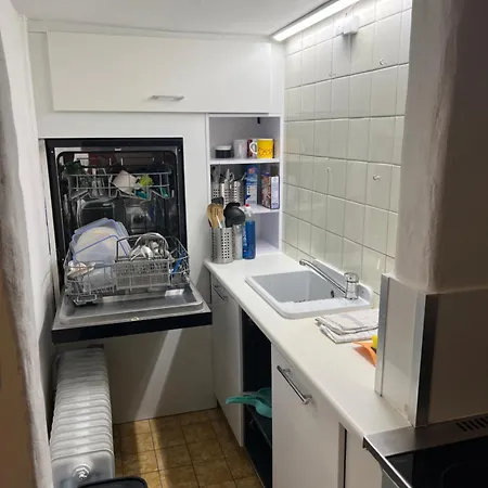 Monteurzimmer Basic Zentrale Mit Gemeinschaftsbaedern בית אירוח