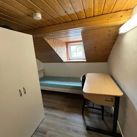 בית אירוח Monteurzimmer Basic Zentrale Mit Gemeinschaftsbaedern