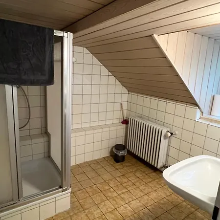 Monteurzimmer Basic Zentrale Mit Gemeinschaftsbaedern *